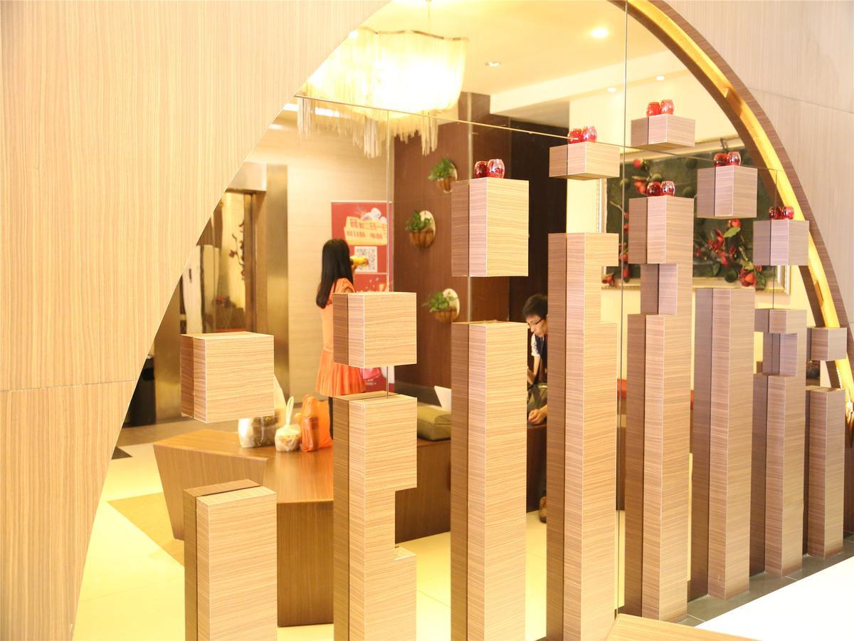 V8 Hotel Xicun Subway Branch Guangzhou Exterior foto