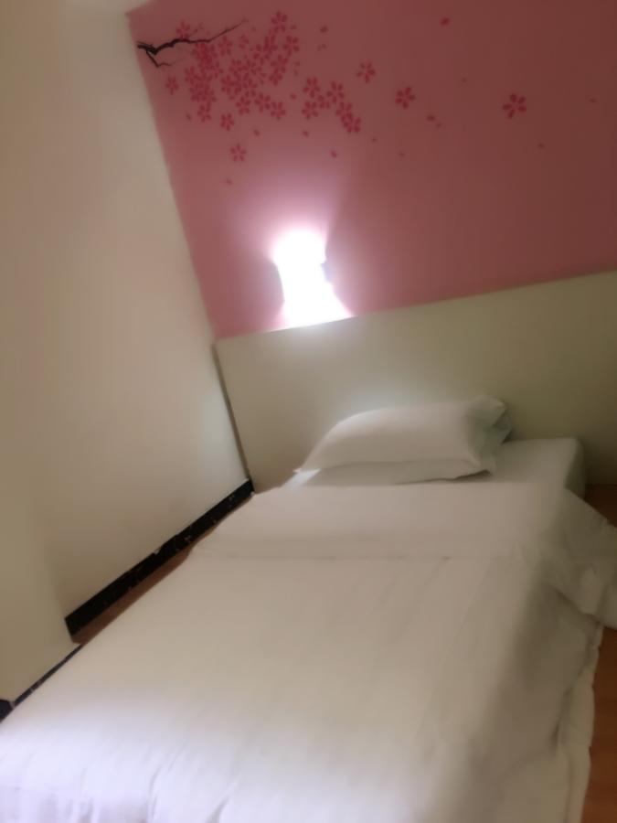 V8 Hotel Xicun Subway Branch Guangzhou Exterior foto
